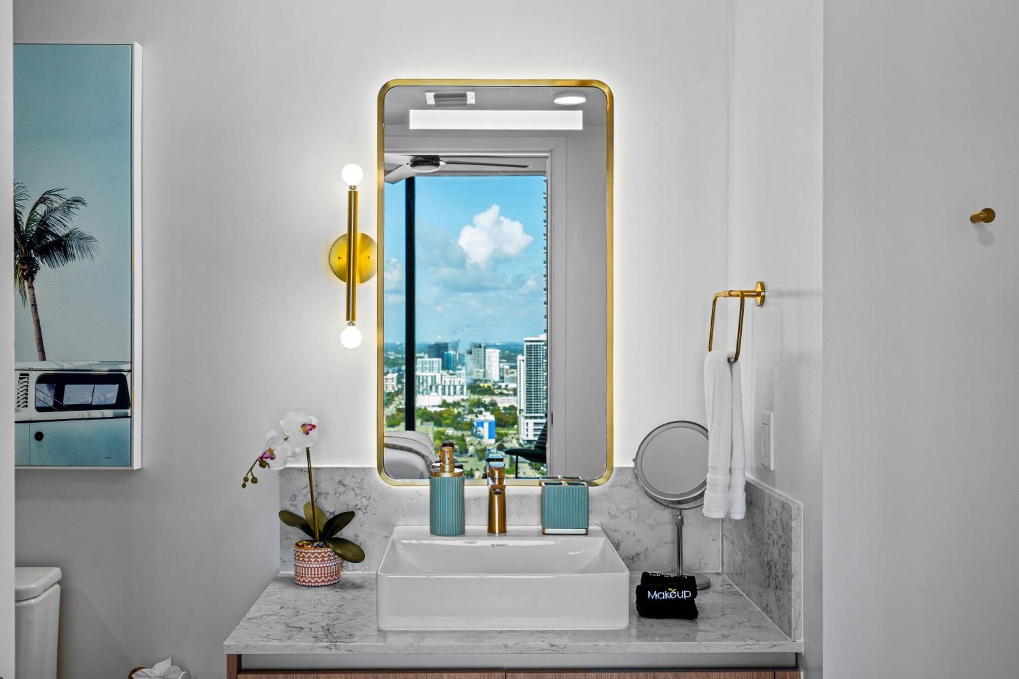 37th Floor - 1bdrm Unt Amazing View At Downtown
