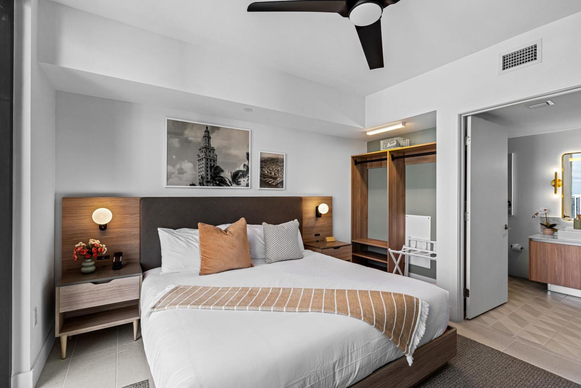 37th Floor - 1bdrm Unt Amazing View At Downtown