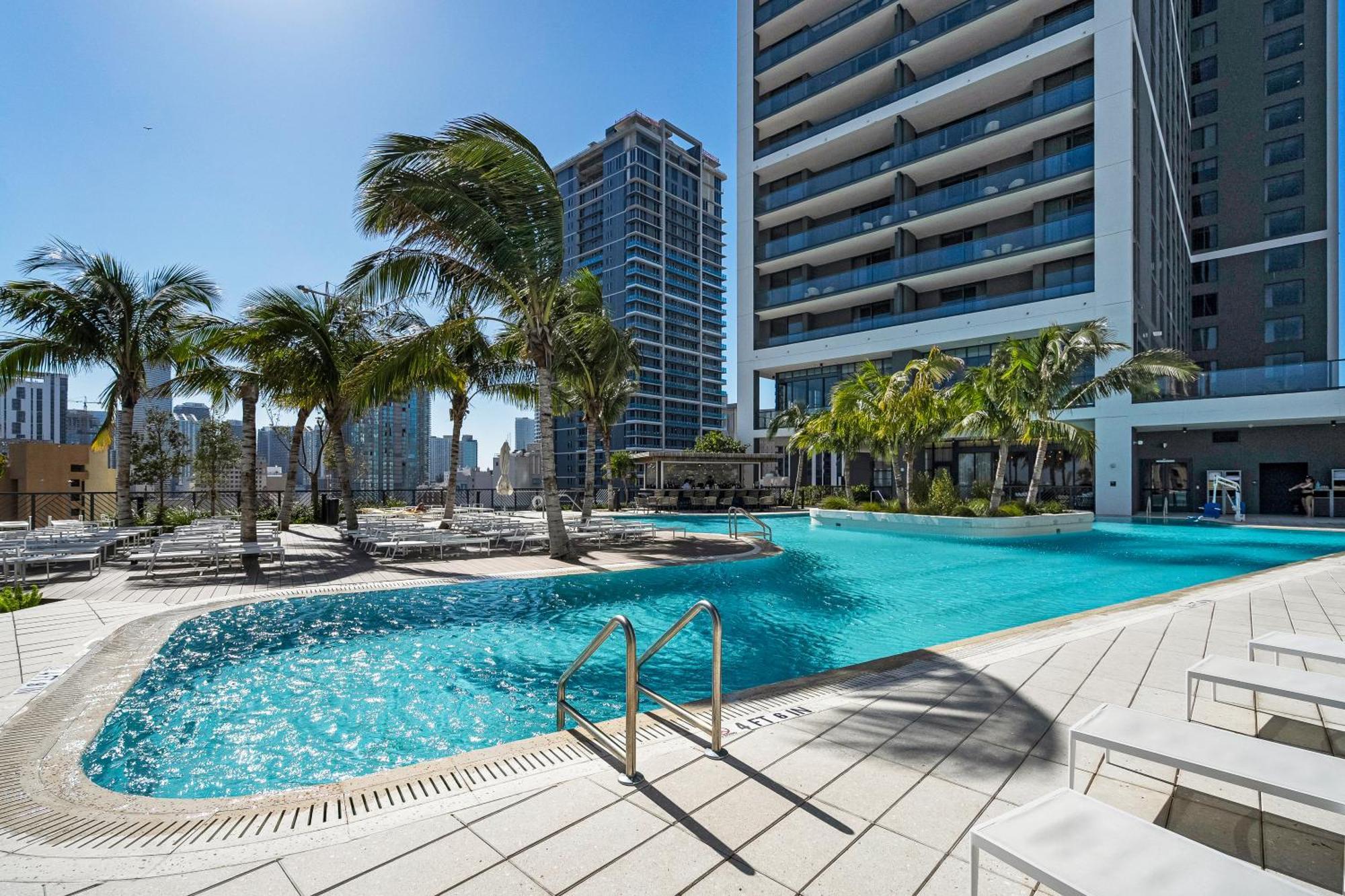 37th Floor - 1bdrm Unt Amazing View At Downtown