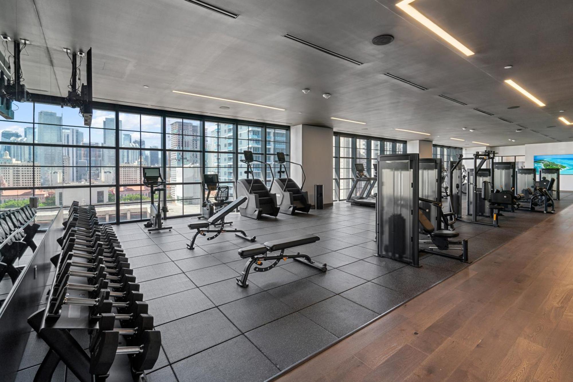 37th Floor - 1bdrm Unt Amazing View At Downtown Apartment *