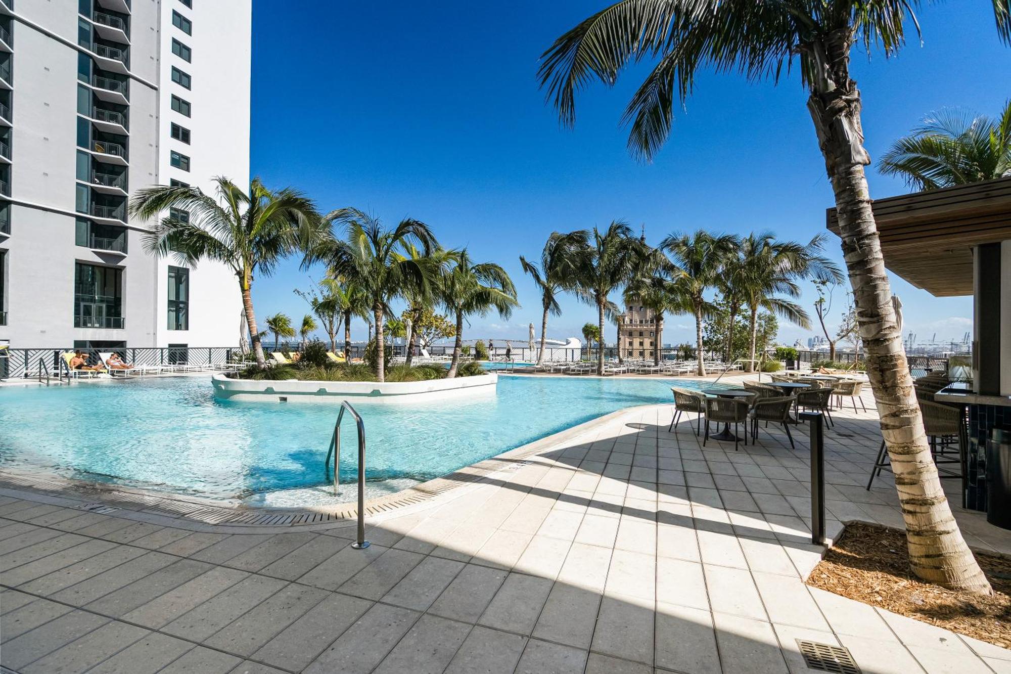 Apartment 37th Floor - 1bdrm Unt Amazing View At Downtown *