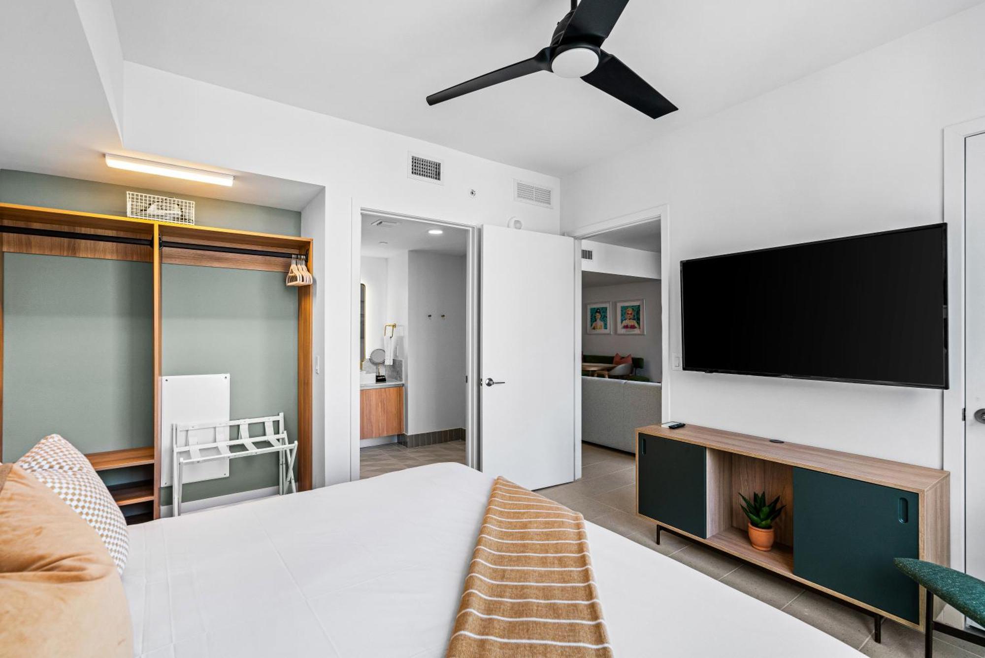 37th Floor - 1bdrm Unt Amazing View At Downtown Apartment