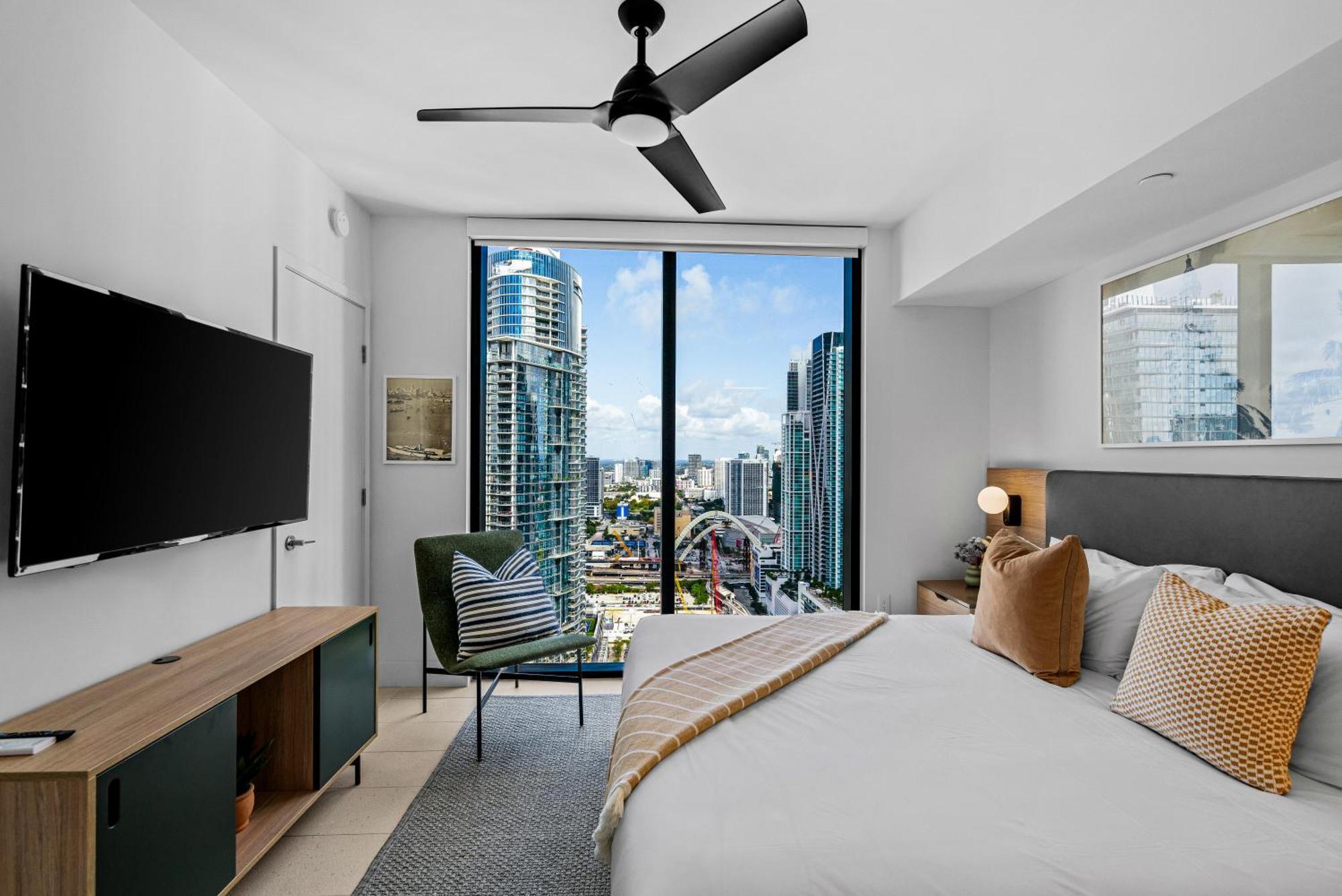 Apartment 37th Floor - 1bdrm Unt Amazing View At Downtown *